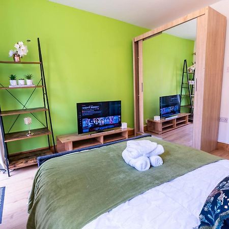 090 Beautiful 1 Bedroom Flat Near Luton Town And Station Экстерьер фото