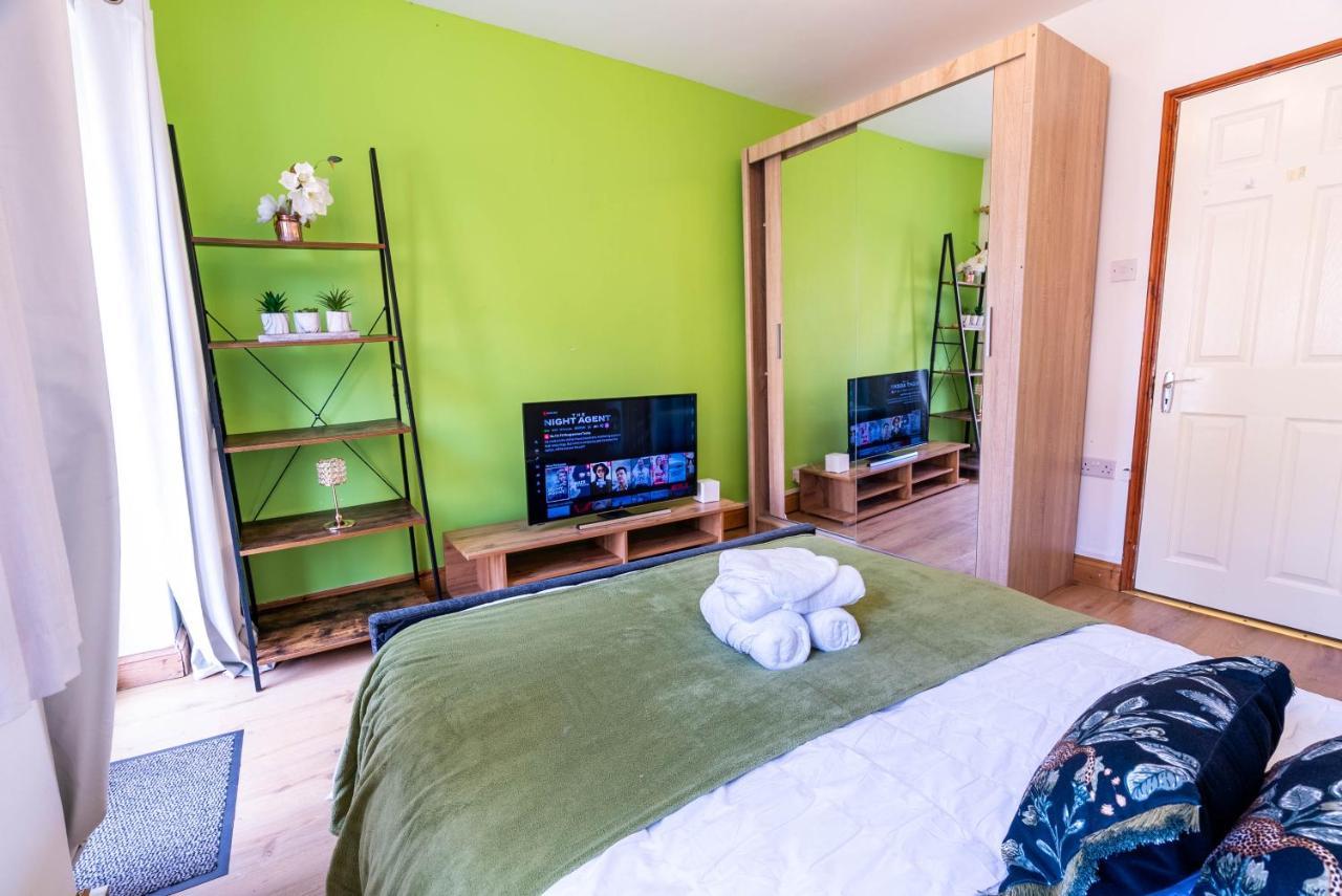 090 Beautiful 1 Bedroom Flat Near Luton Town And Station Экстерьер фото